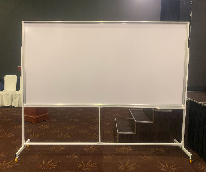 bảng viết bút lông dạy học có chân