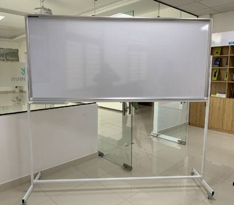 Bang Foocmica Trang Co Chan Chu T