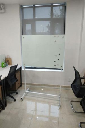 Bảng kính trắng có chân