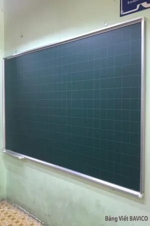 Bang Viet Phan Treo Tuong Co O Ly
